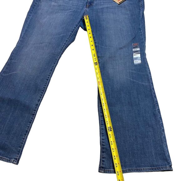 NWT Levi's Classic Bootcut Mid Rise Jeans Blue Denim Med Wash Plus Size 24W - Picture 16 of 16